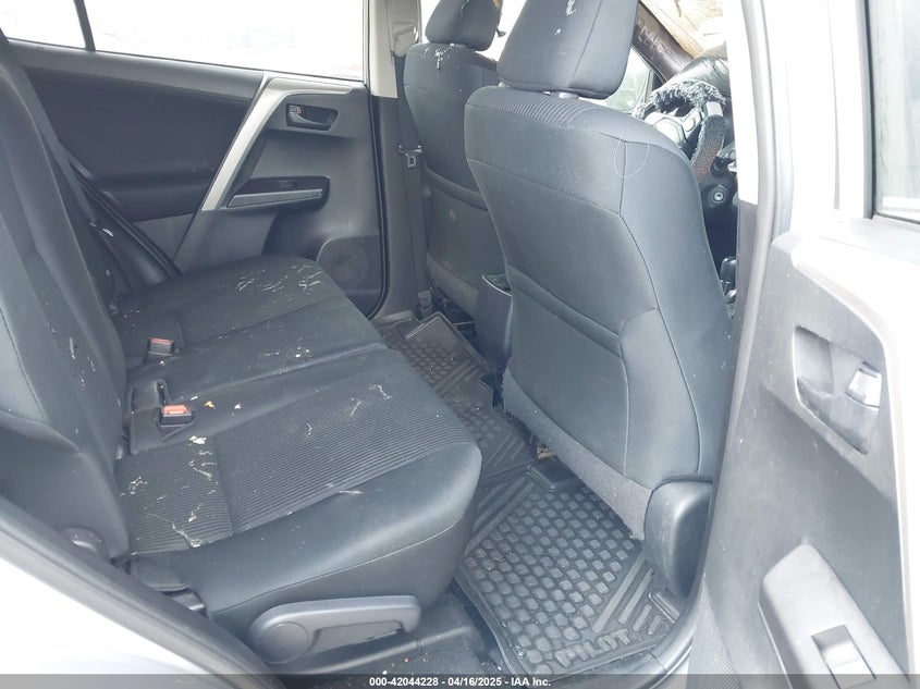 2018 TOYOTA RAV4 VIN: 2T3BFREV1JW700784
