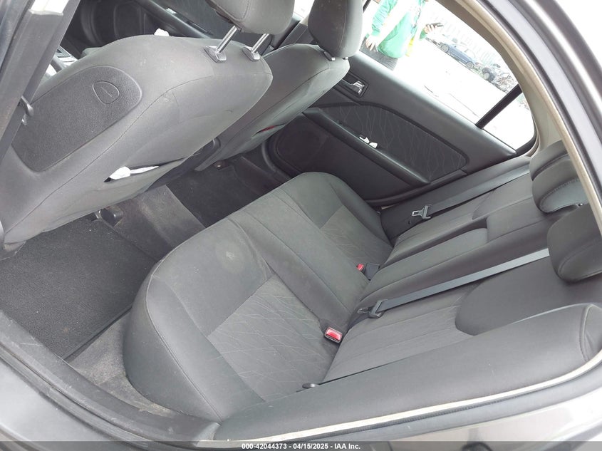2010 MERCURY MILAN VIN: 3MEHM0HA1AR607173