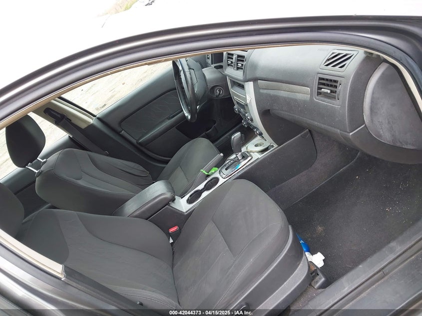 2010 MERCURY MILAN VIN: 3MEHM0HA1AR607173
