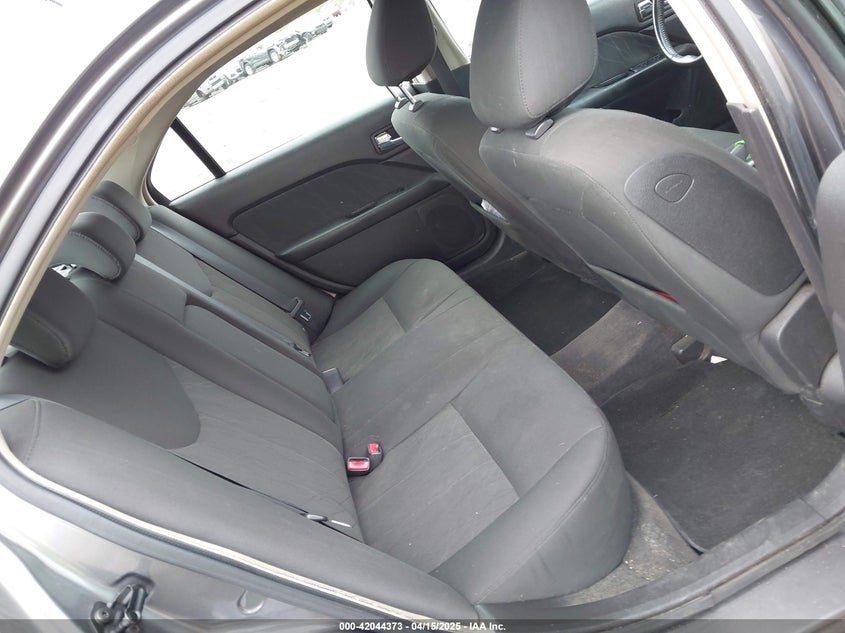 2010 MERCURY MILAN VIN: 3MEHM0HA1AR607173
