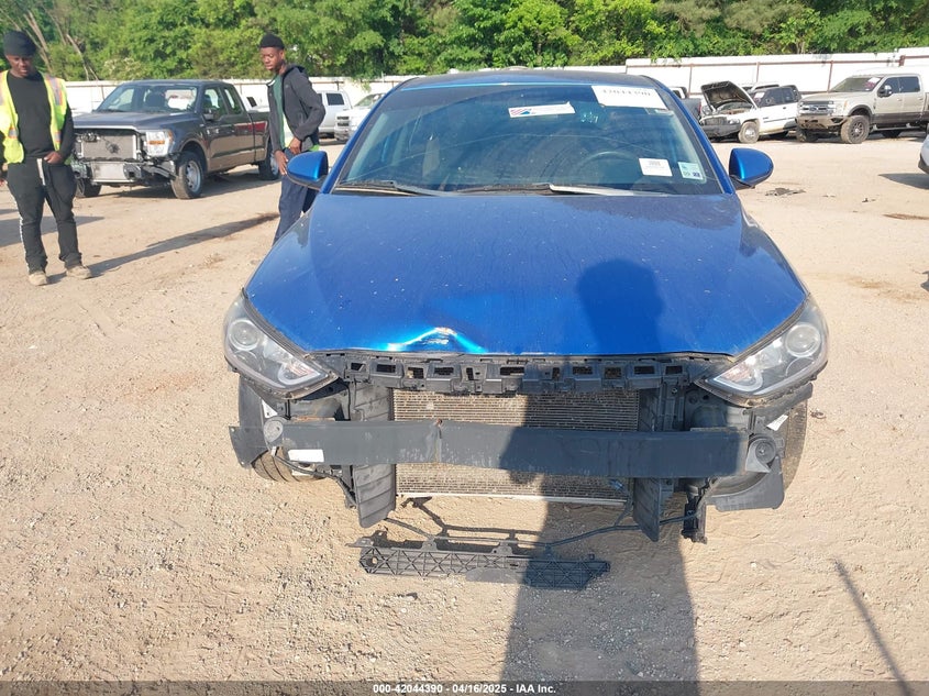 2017 HYUNDAI ELANTRA SE/VALUE/LIMITED - 5NPD84LF7HH014350
