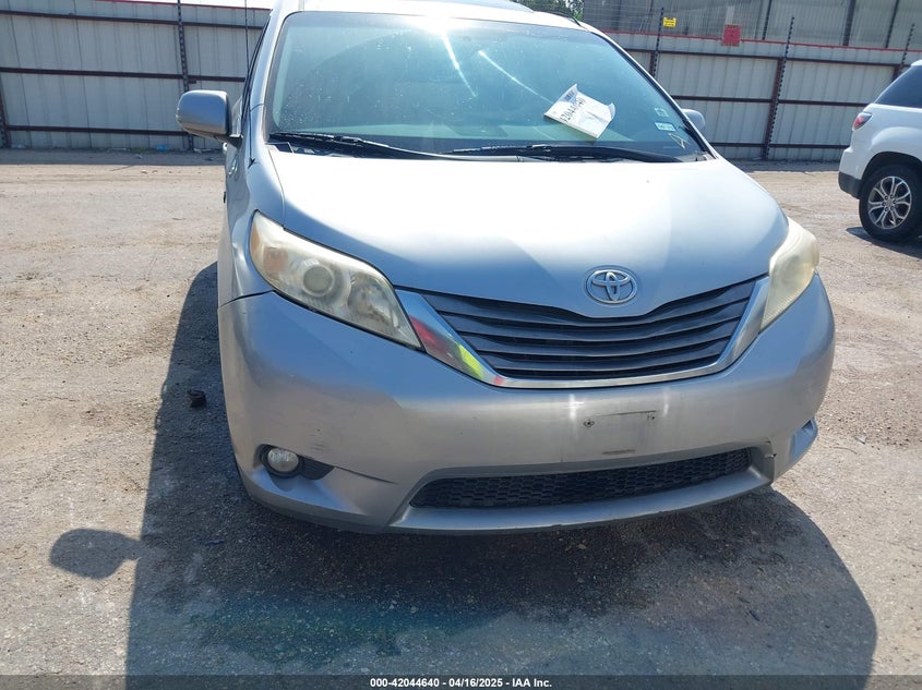 2011 TOYOTA SIENNA VIN: 5TDYK3DC3BS007690