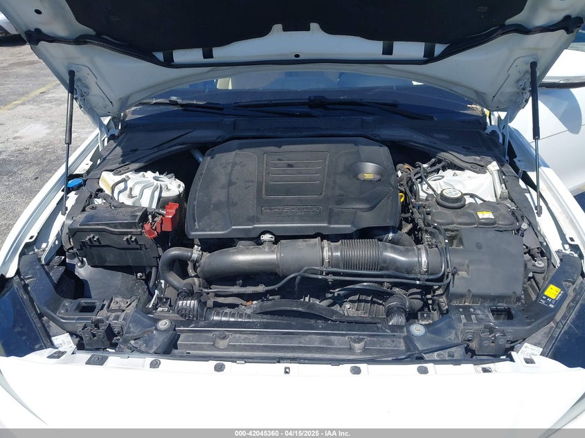 2018 JAGUAR XE 25T PREMIUM SAJAD4FX1JCP24088