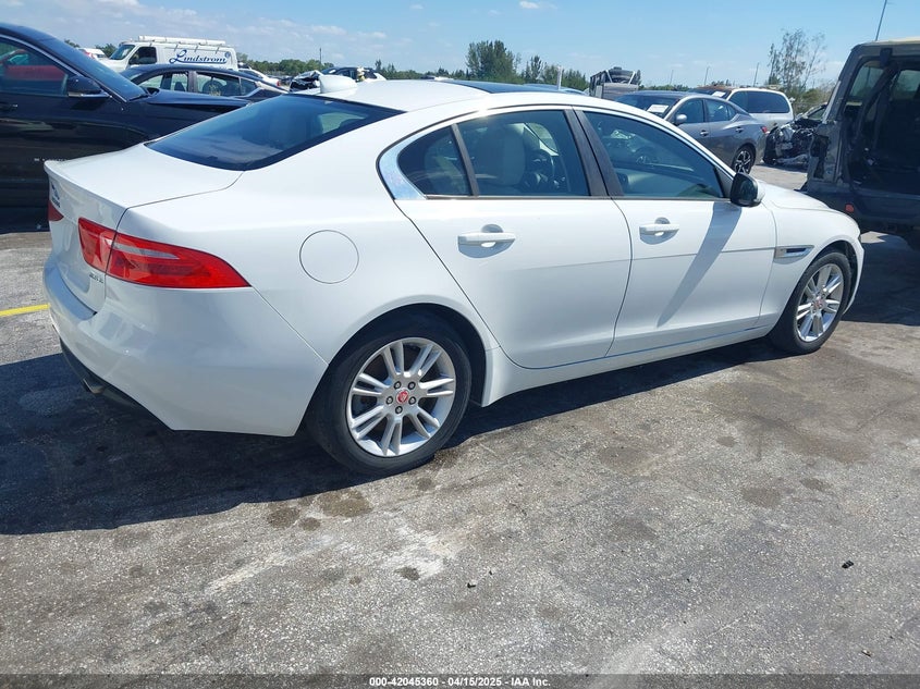 2018 JAGUAR XE 25T PREMIUM SAJAD4FX1JCP24088