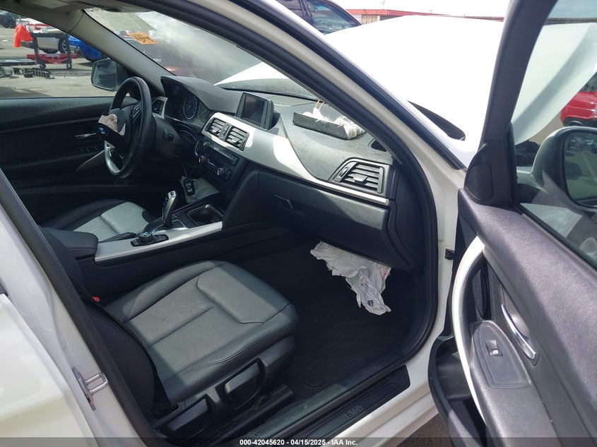 2015 BMW 320 VIN: WBA3B1C55FK136333