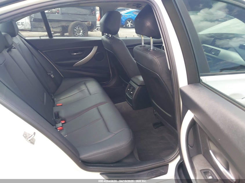 2015 BMW 320 VIN: WBA3B1C55FK136333