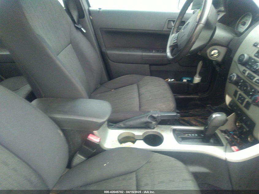 2011 FORD FOCUS VIN: 1FAHP3FN9BW105421