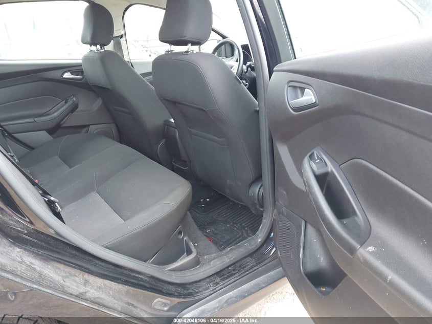 2017 FORD FOCUS VIN: 1FADP3F2XHL263071