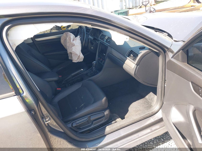 2015 VOLKSWAGEN PASSAT VIN: 1VWAT7A39FC081887