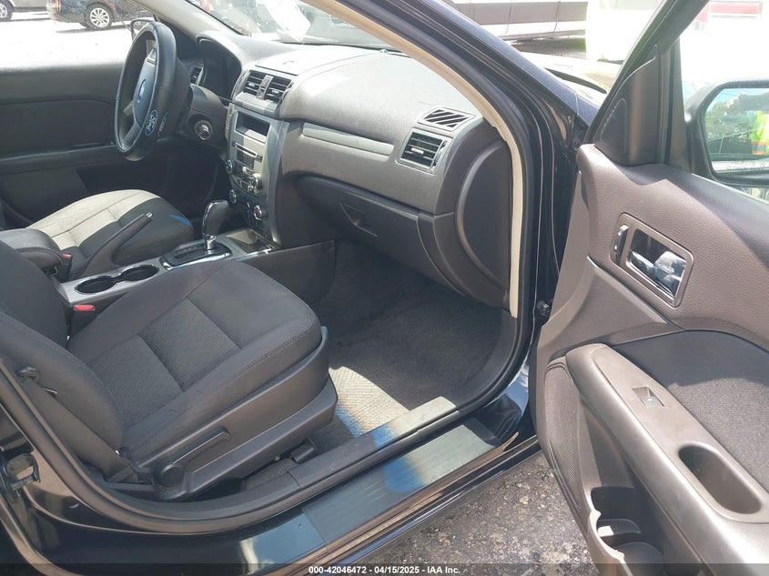2011 FORD FUSION VIN: 3FAHP0HA7BR203021
