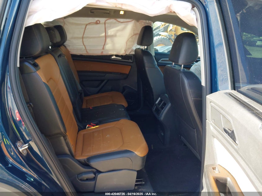 2018 VOLKSWAGEN ATLAS VIN: 1V2NR2CA8JC545406