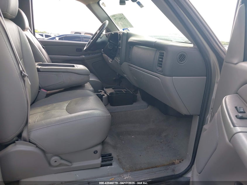 1GNEC13T45R211284 2005 CHEVROLET TAHOE photo no. 5