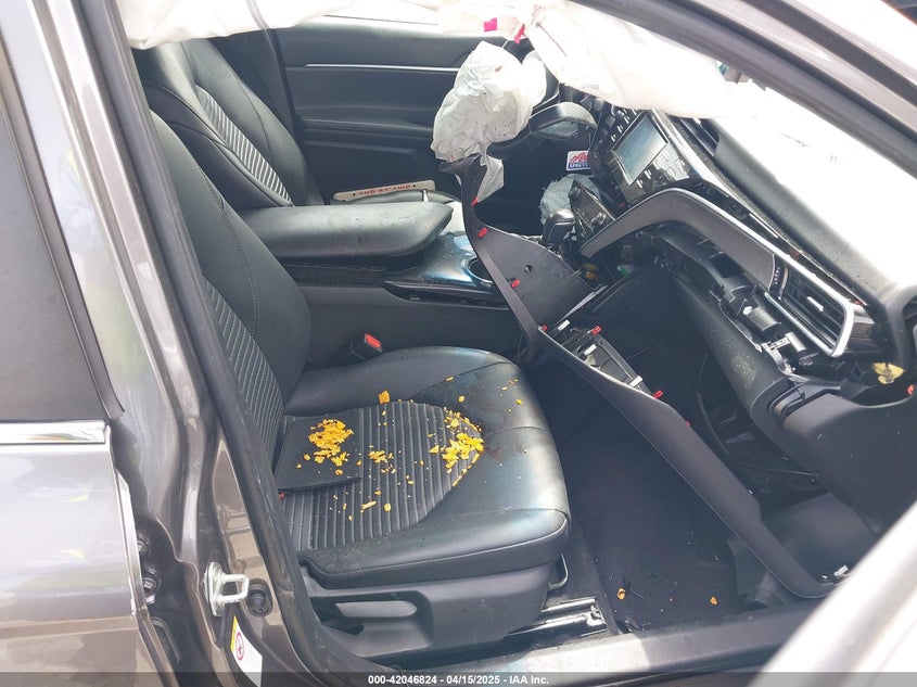 2018 TOYOTA CAMRY VIN: 4T1B11HK0JU524045