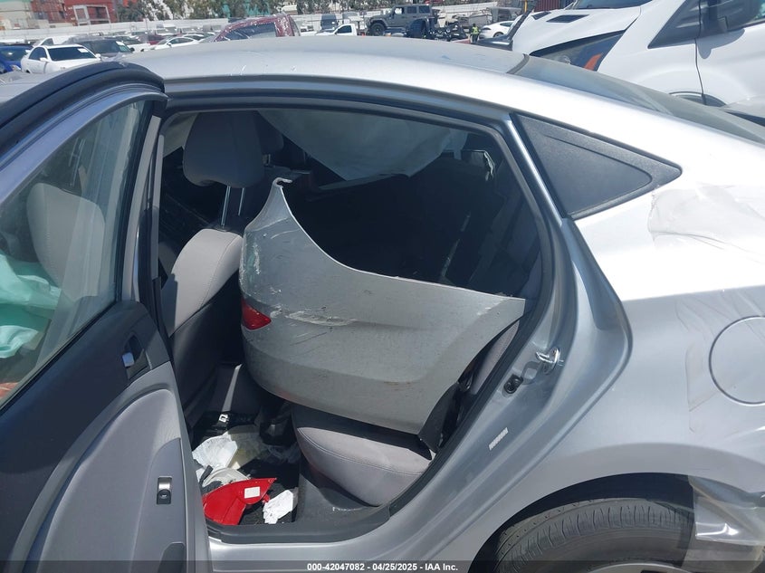 KMHCT4AE3GU080916 2016 HYUNDAI ACCENT photo no. 8