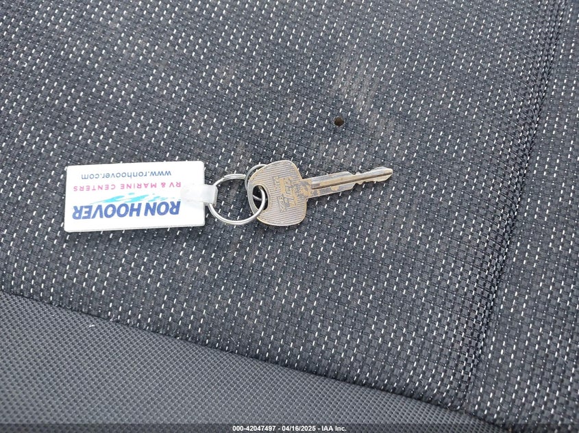 2007 KIA SPORTAGE VIN: KNDJF724277382562