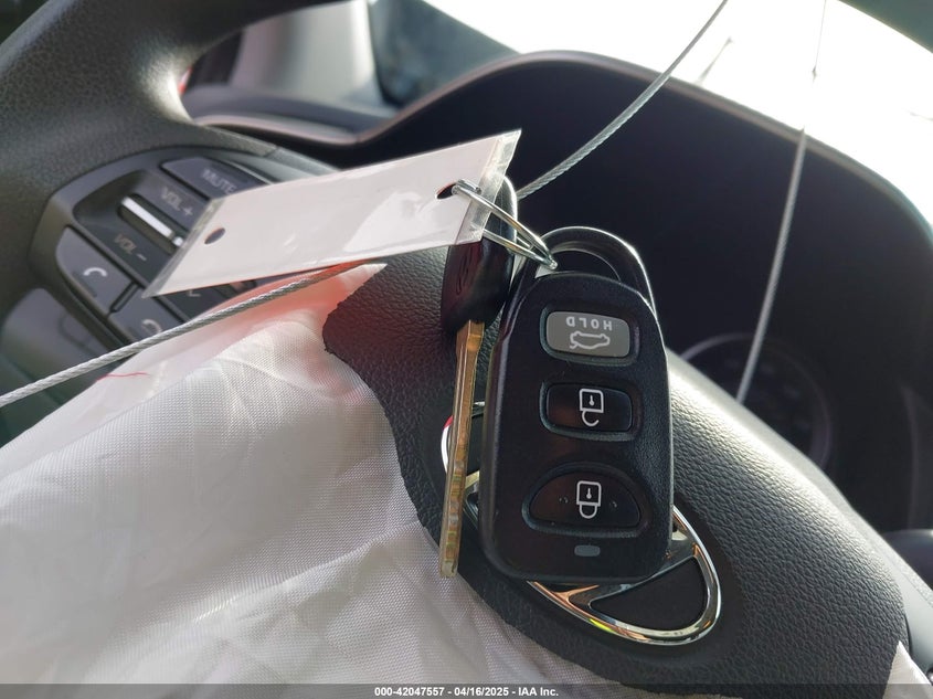 2020 HYUNDAI ELANTRA VIN: 5NPD74LF6LH597490