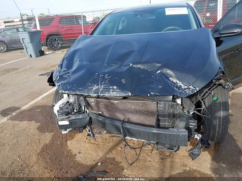 2020 HYUNDAI ELANTRA VIN: 5NPD74LF6LH597490