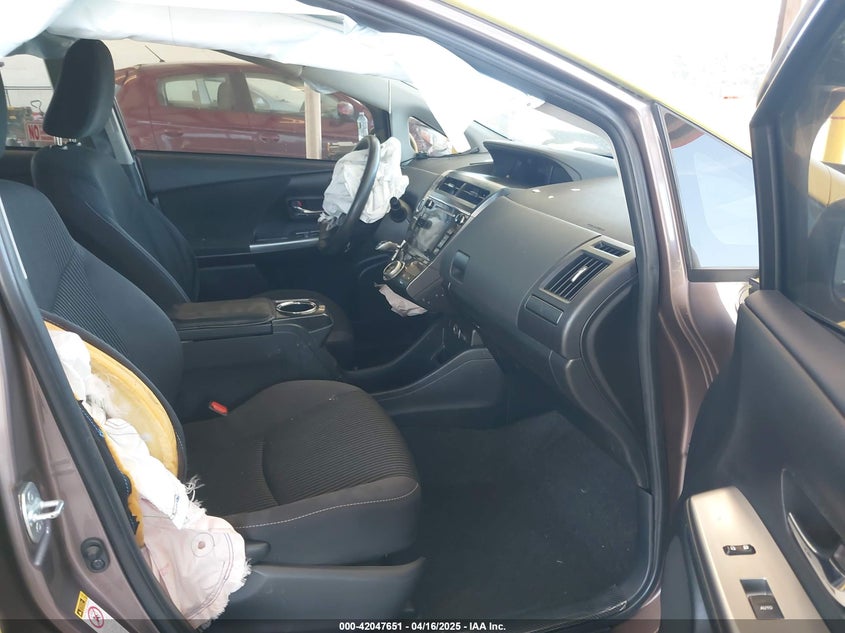 2016 TOYOTA PRIUS V VIN: JTDZN3EUXGJ055176