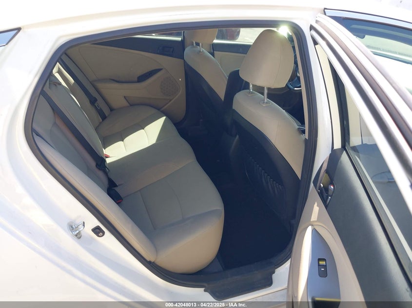 2015 KIA OPTIMA VIN: KNAGM4A75F5659092