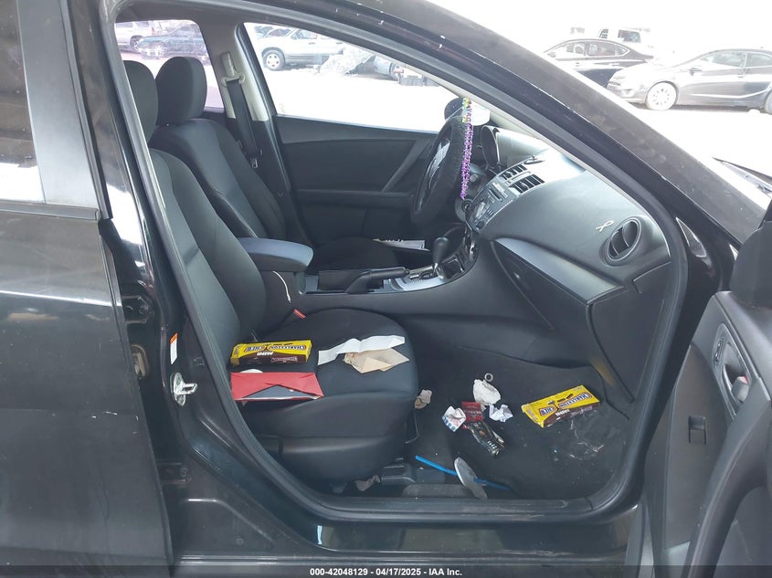 2011 MAZDA MAZDA3 VIN: JM1BL1UG9B1364895