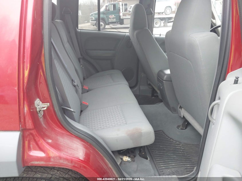 2006 JEEP LIBERTY VIN: 1J4GL48KX6W137241