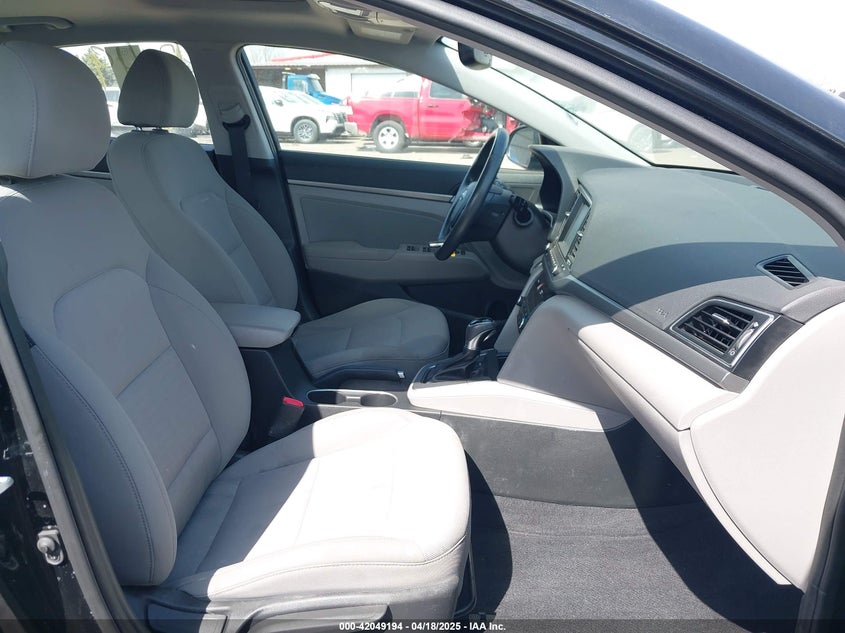 2018 HYUNDAI ELANTRA VIN: 5NPD84LF1JH342806