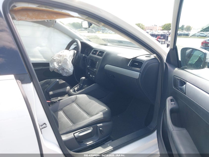 2014 VOLKSWAGEN JETTA 1.8T SE - 3VWD17AJ0EM377587