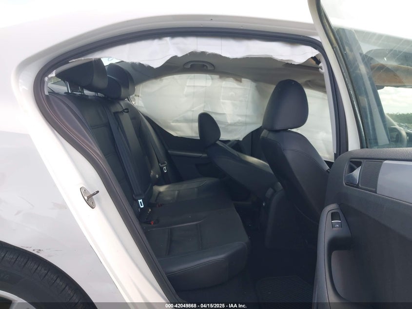 2014 VOLKSWAGEN JETTA 1.8T SE - 3VWD17AJ0EM377587