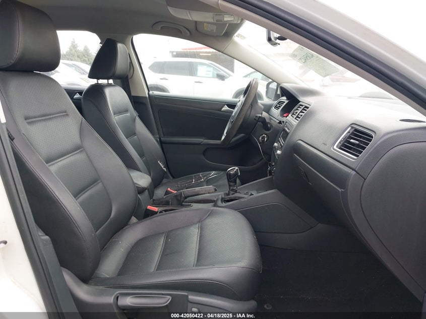 2014 VOLKSWAGEN JETTA VIN: 3VWD17AJ3EM238330