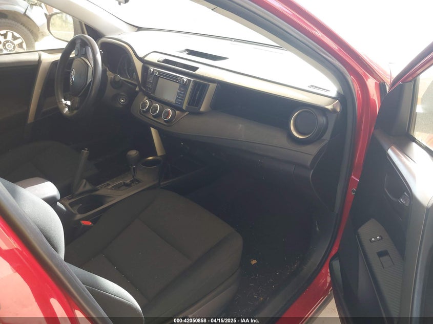 2015 TOYOTA RAV4 LE - JTMBFREV7FJ034732