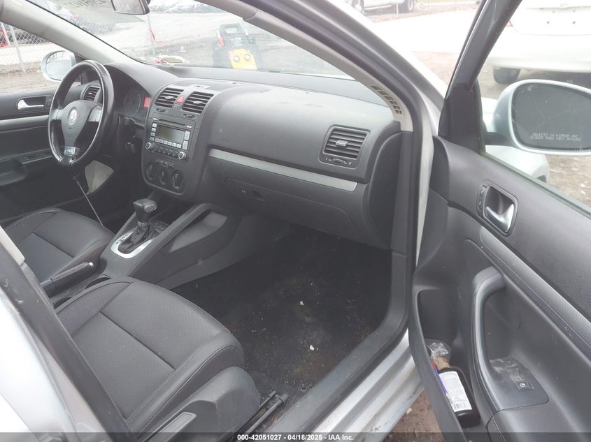 2008 VOLKSWAGEN JETTA SEDAN VIN: 3VWRJ71K48M172258