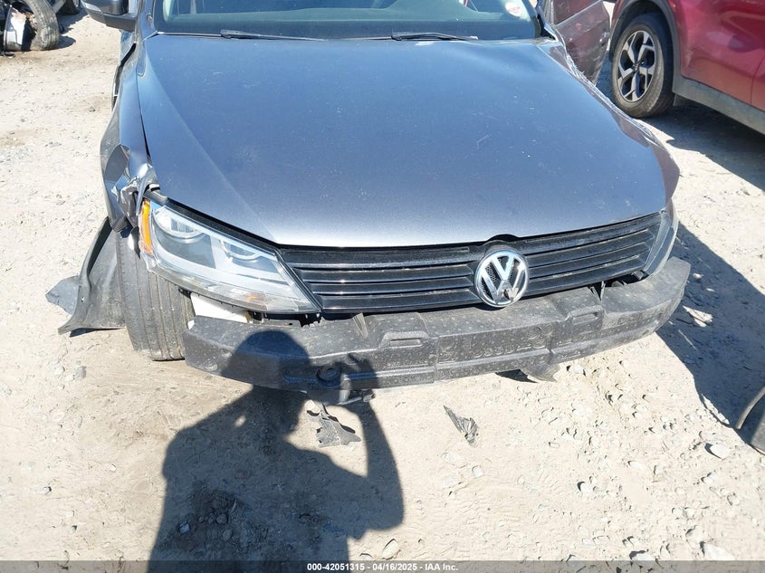 2011 VOLKSWAGEN JETTA VIN: 3VWDZ7AJ1BM371446