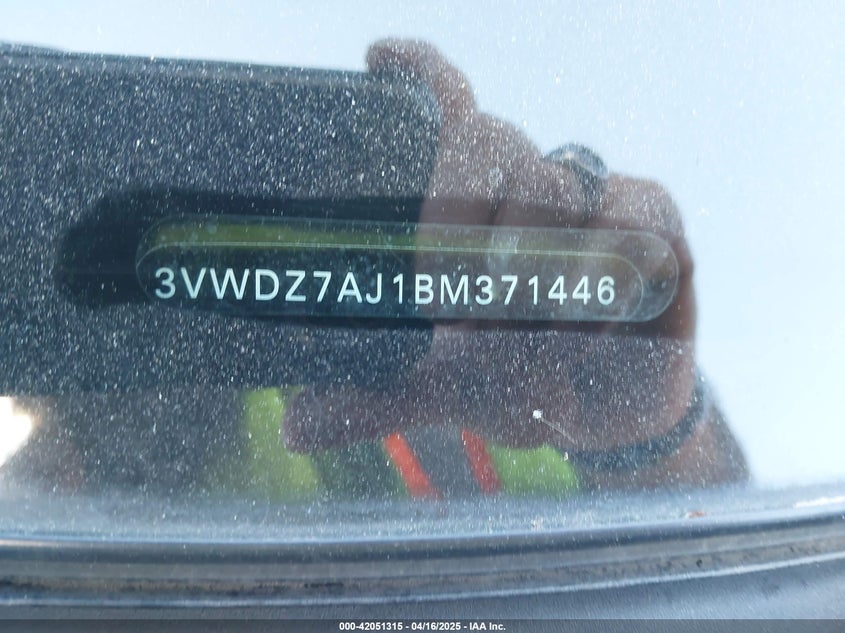 2011 VOLKSWAGEN JETTA VIN: 3VWDZ7AJ1BM371446