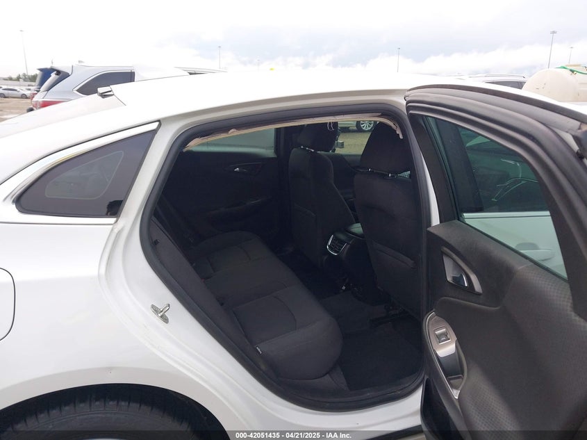 2018 CHEVROLET MALIBU VIN: 1G1ZD5ST0JF245789