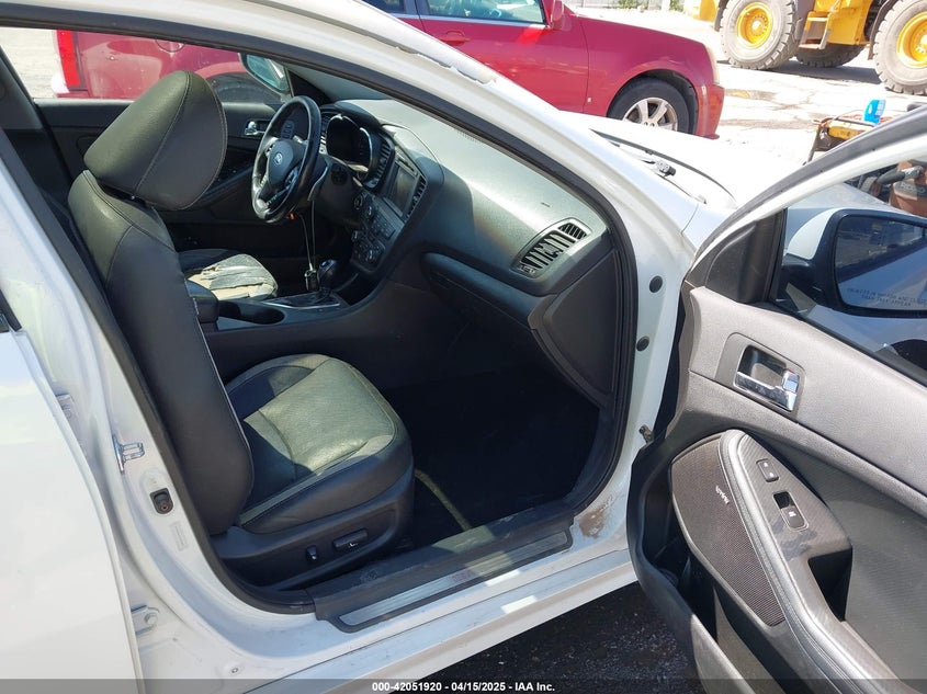 2012 KIA OPTIMA VIN: 5XXGR4A63CG050800