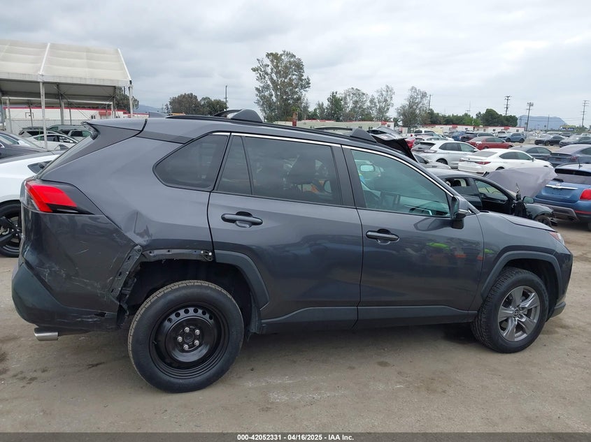 VIN 2T3W1RFV8NW190406 2022 TOYOTA RAV4 XLE