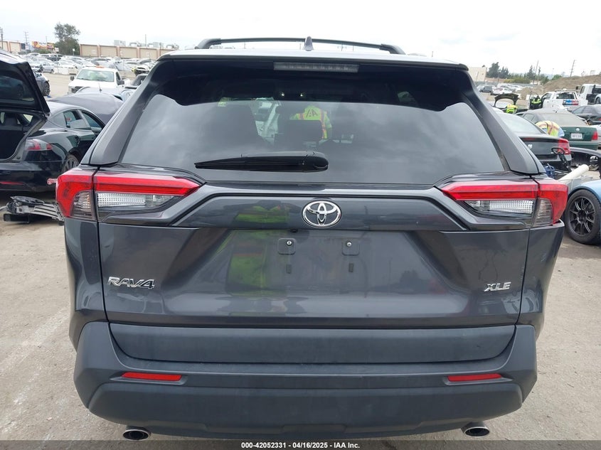 VIN 2T3W1RFV8NW190406 2022 TOYOTA RAV4 XLE