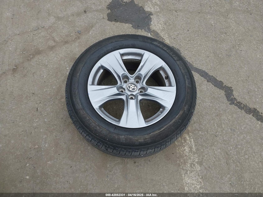 VIN 2T3W1RFV8NW190406 2022 TOYOTA RAV4 XLE