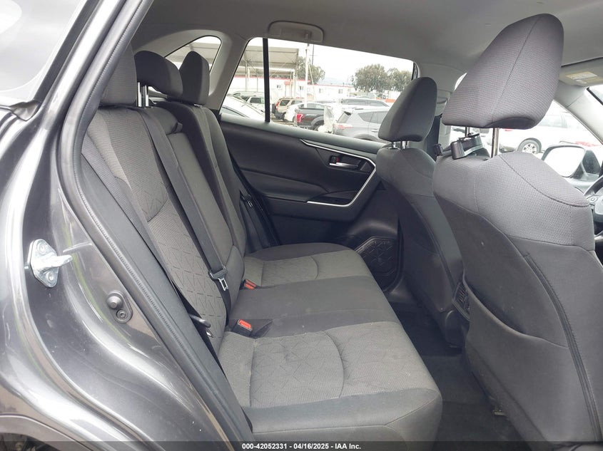 VIN 2T3W1RFV8NW190406 2022 TOYOTA RAV4 XLE