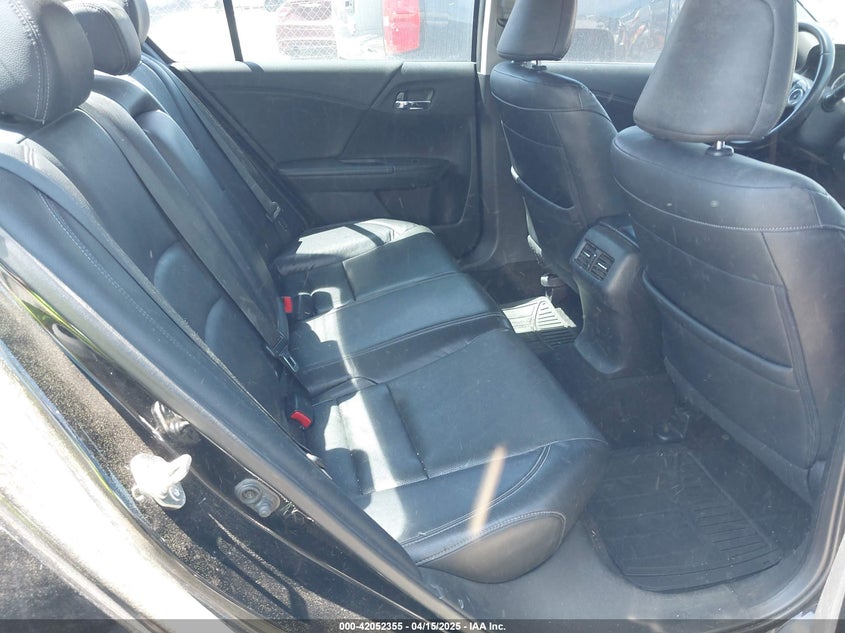 2015 HONDA ACCORD VIN: 1HGCR3F83FA003190