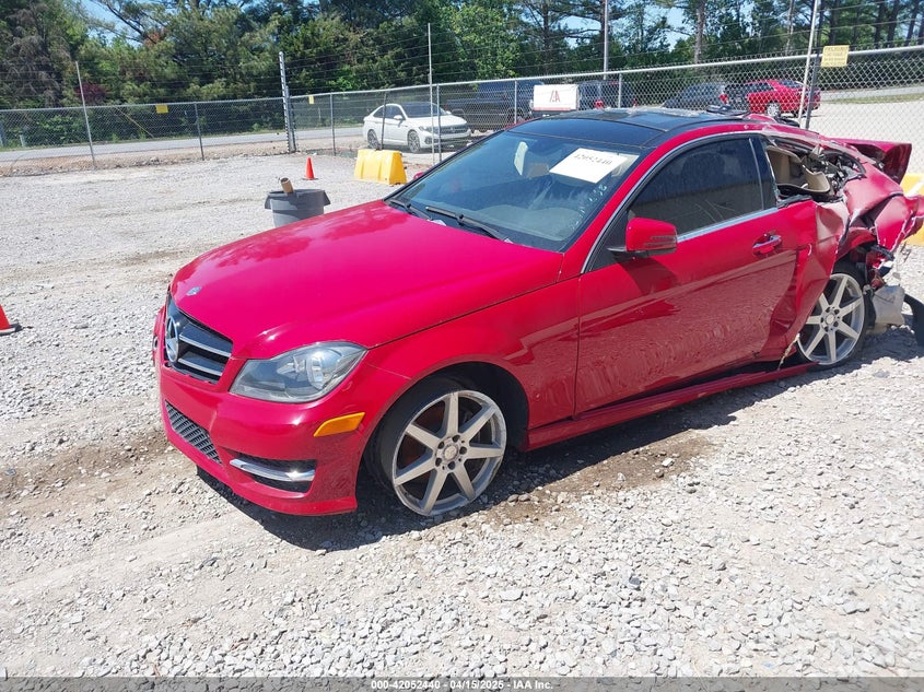 2013 MERCEDES-BENZ C 250 - WDDGJ4HB8DG054917