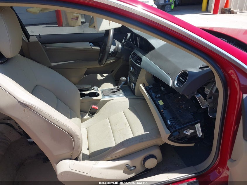 2013 MERCEDES-BENZ C 250 - WDDGJ4HB8DG054917