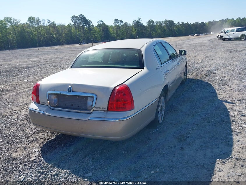 2006 LINCOLN TOWN CAR VIN: 1LNHM81V36Y647420