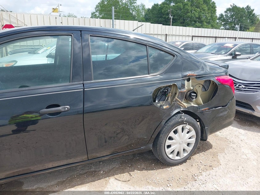 2017 NISSAN VERSA VIN: 3N1CN7AP5HL864501