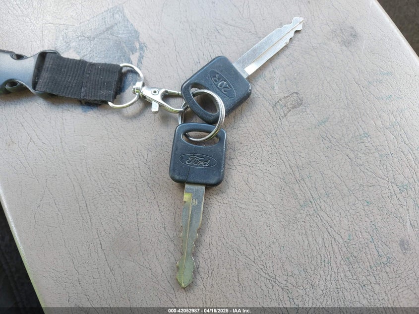 1999 Ford F250 VIN: 1FTNX20F3XEC0592 Lot: 42052987