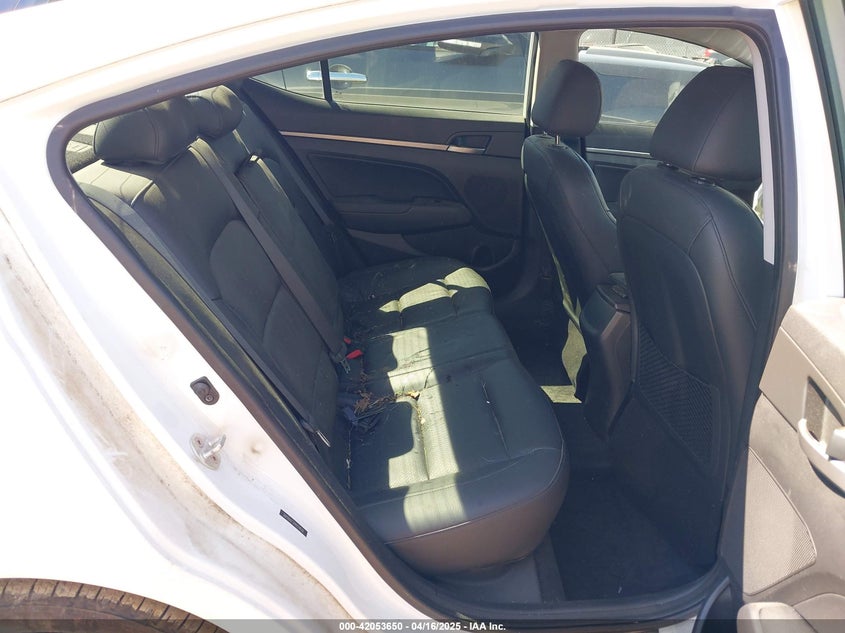 2017 HYUNDAI ELANTRA LIMITED - 5NPD84LF3HH034630