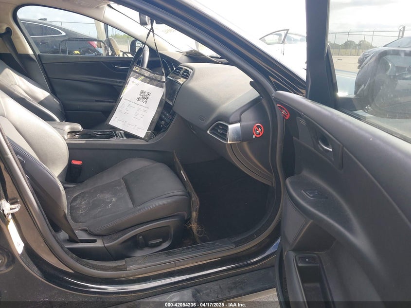 2017 JAGUAR XE 25T PREMIUM SAJAD4BG7HA965178