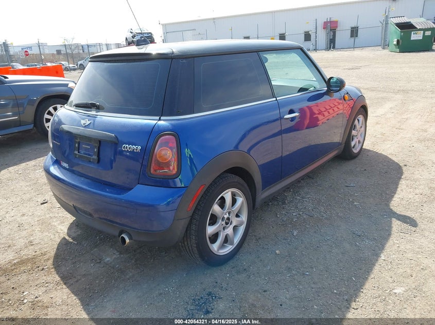 2008 MINI COOPER VIN: WMWMF33528TT61214