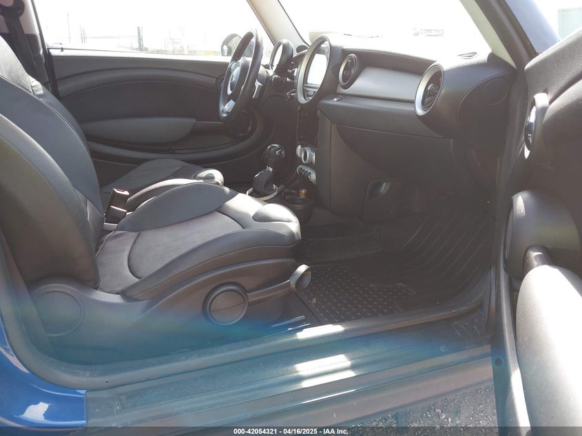 2008 MINI COOPER VIN: WMWMF33528TT61214