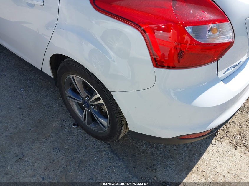2014 FORD FOCUS SE - 1FADP3K22EL454565